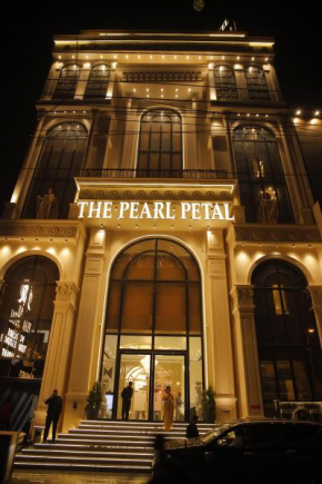 The Pearl Petal